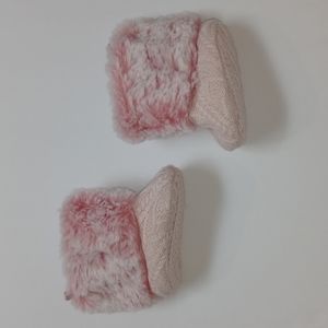 Size 2 (3-6M) pink sweater and fur baby boots
